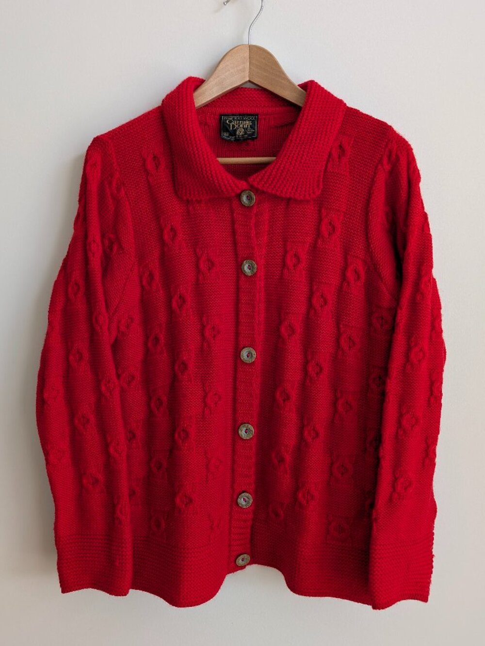 Carraig Donn Made in Ireland 100% wool red Aran cardigan sweater Large